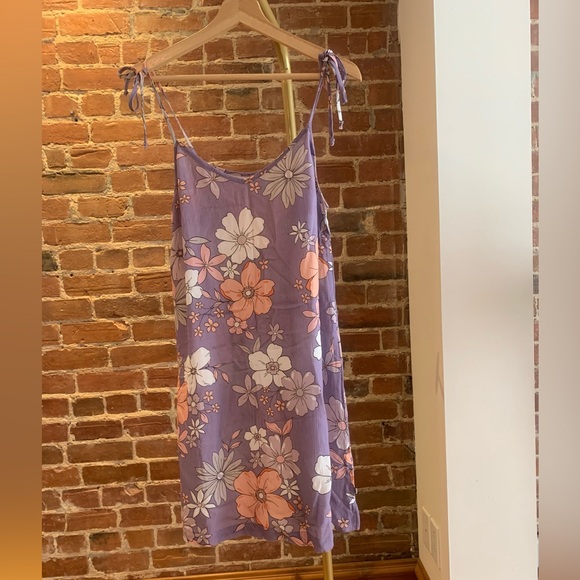 Beach dress 🌸 - Picture 3 of 3